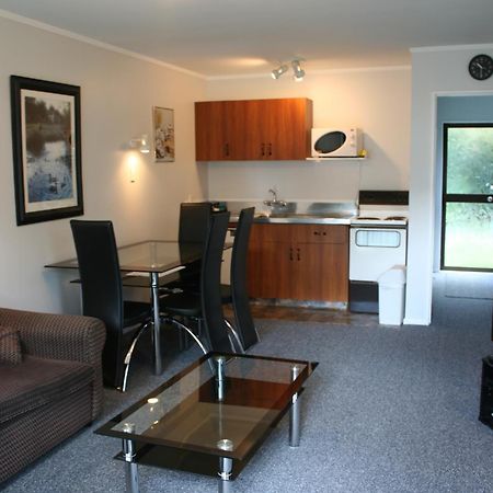 Awatea Park Motel 파머스턴노스 외부 사진