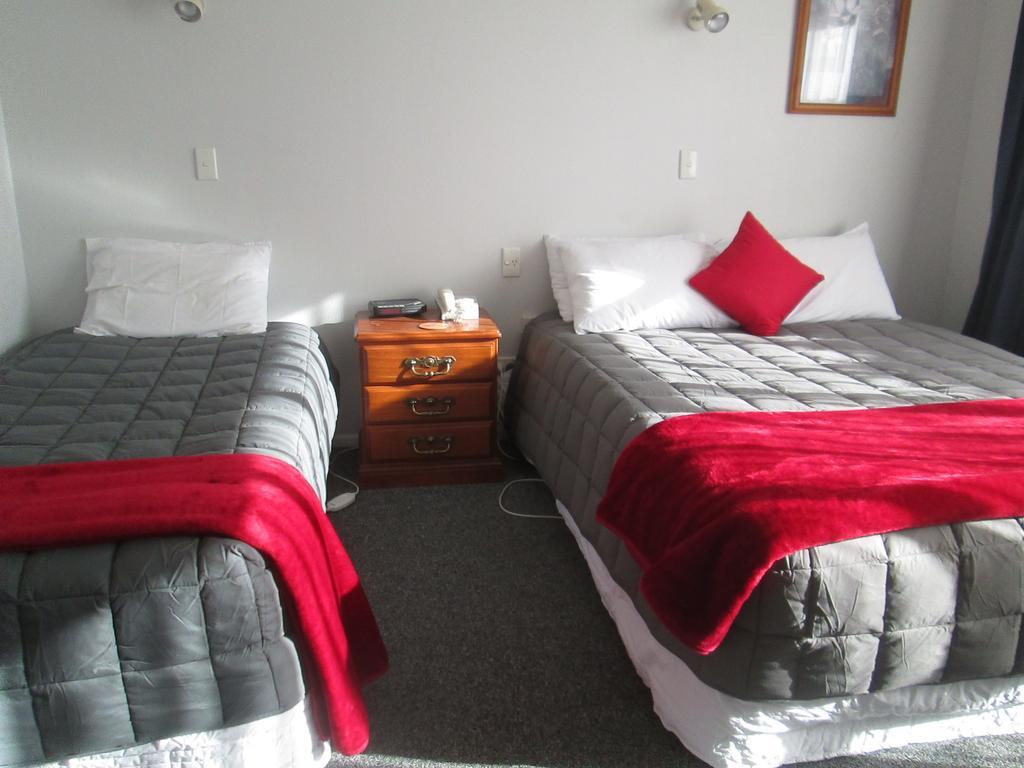 Awatea Park Motel 파머스턴노스 외부 사진
