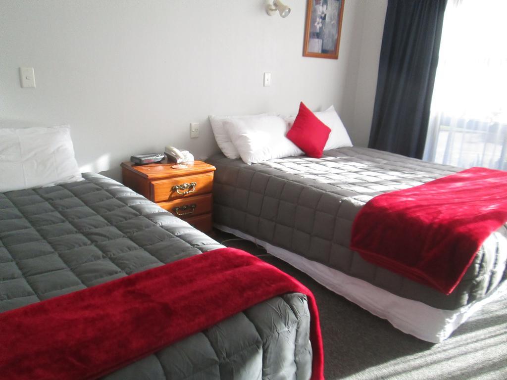 Awatea Park Motel 파머스턴노스 외부 사진