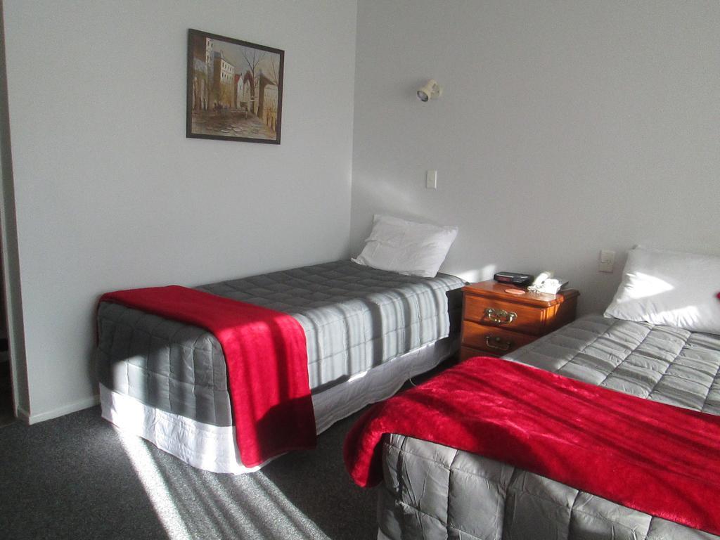 Awatea Park Motel 파머스턴노스 외부 사진